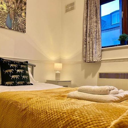 Easyrest Spalding - 4 Beds & Free Parking - Central & Modern Open Plan Apartment - Convenient Location Extérieur photo
