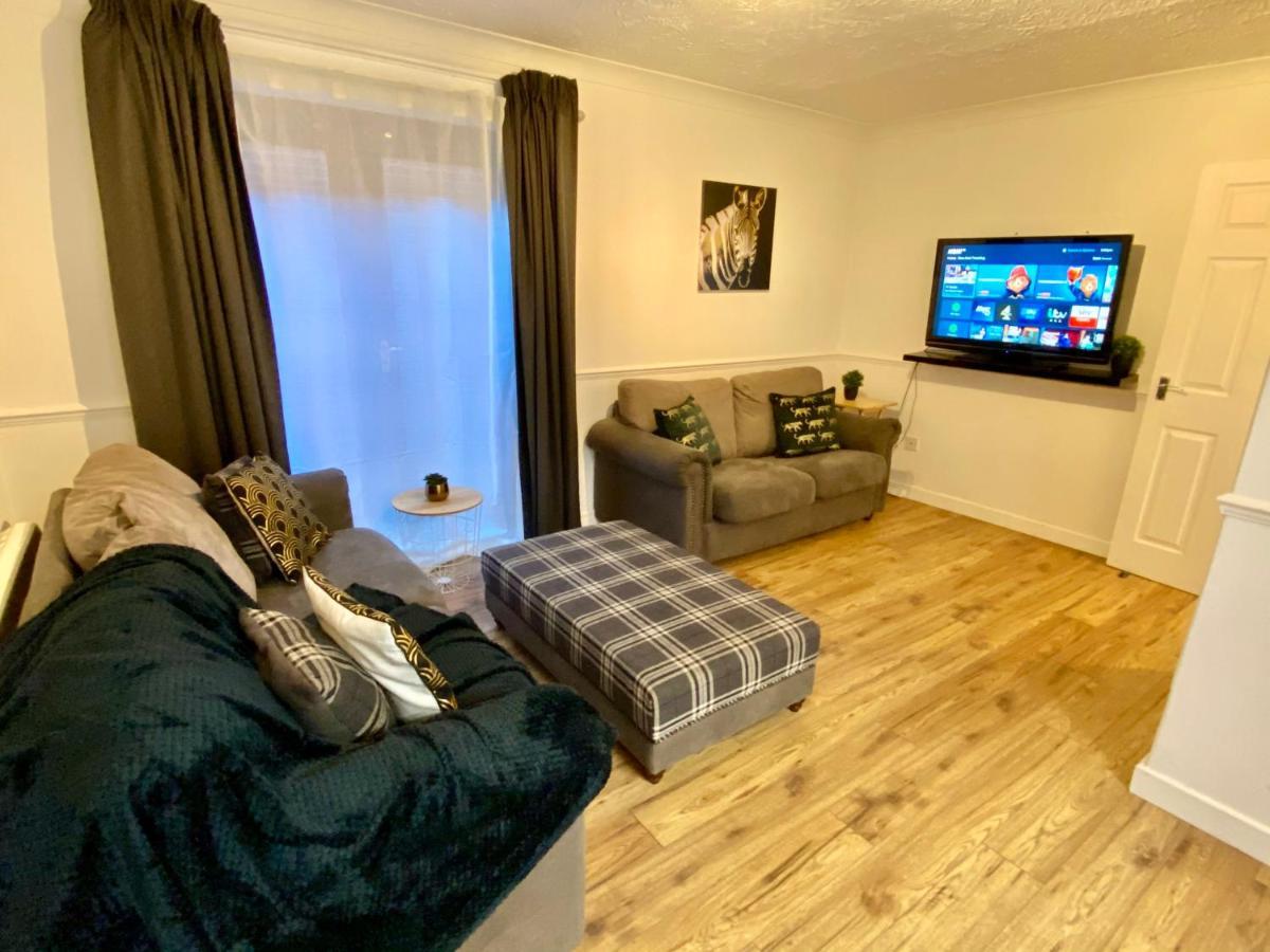 Easyrest Spalding - 4 Beds & Free Parking - Central & Modern Open Plan Apartment - Convenient Location Extérieur photo