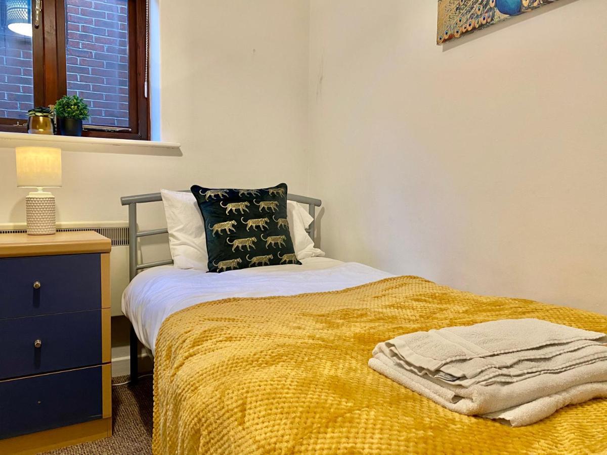 Easyrest Spalding - 4 Beds & Free Parking - Central & Modern Open Plan Apartment - Convenient Location Extérieur photo