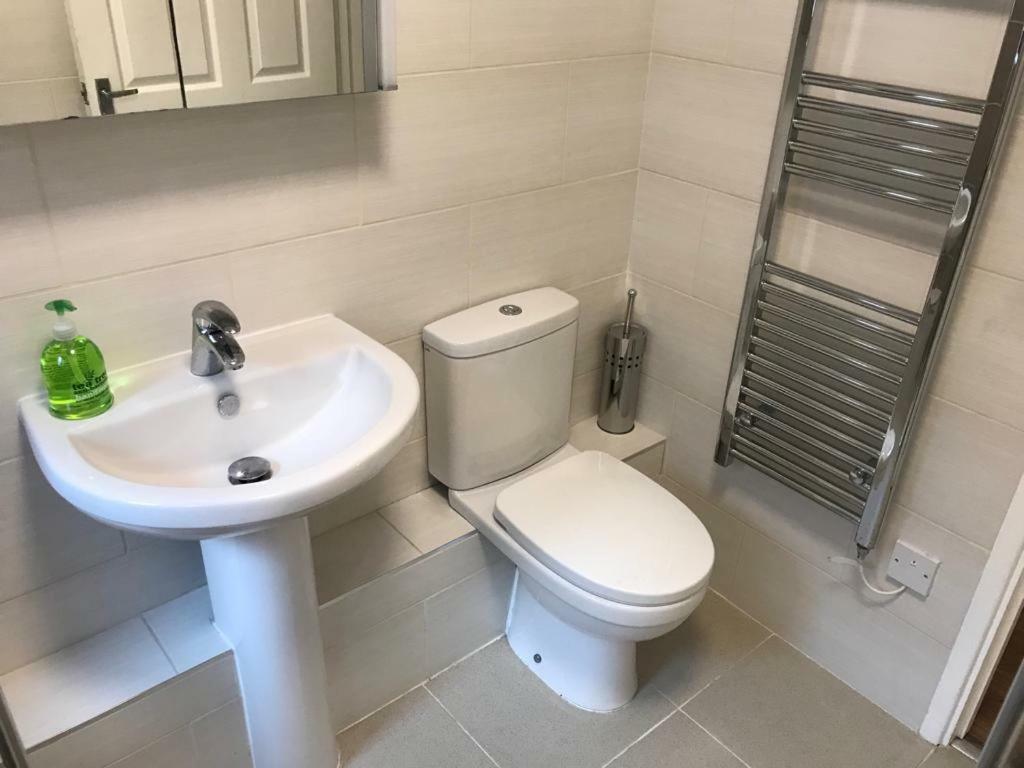 Easyrest Spalding - 4 Beds & Free Parking - Central & Modern Open Plan Apartment - Convenient Location Extérieur photo